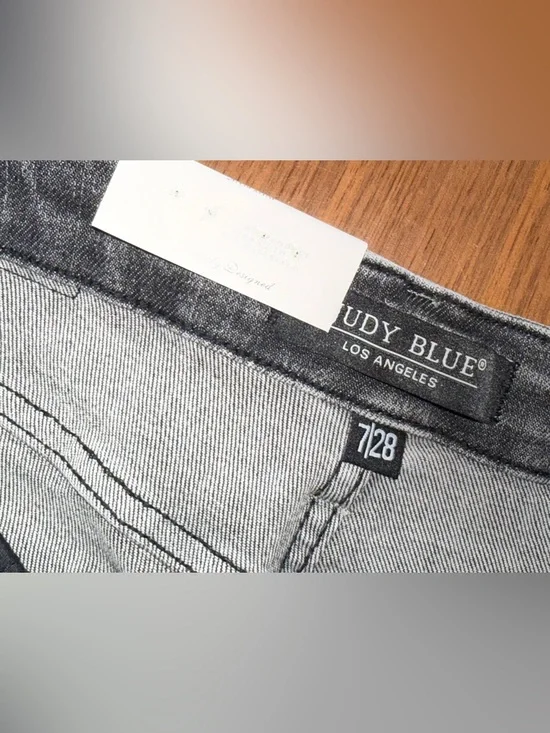 Judy Blue Gray Wide-Leg Crop Flare Jeans with Subtle ombré Fade - Picture 11 of 15